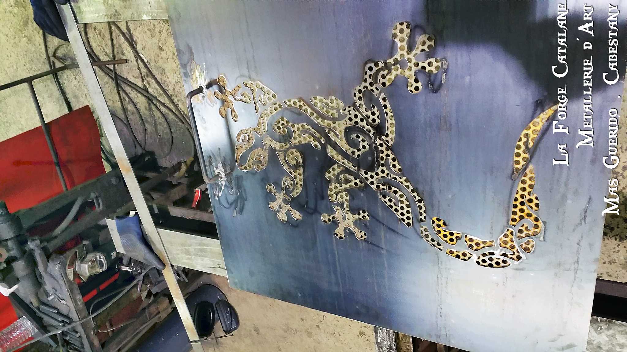 trappe decoupe laser salamandre forge catalane.jpg